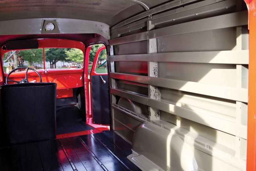  Ford Half-Ton Panel Truck 1937 года  (фото 7 из 21)